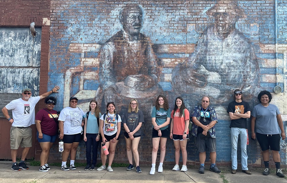 SHSU geo students and instructor on trip